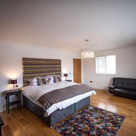 Charming 1Br Cottage With Garden, Spacious Rooms - Part Of Langley Serviced Apartments Several Properties In Wick Wick  Ngoại thất bức ảnh