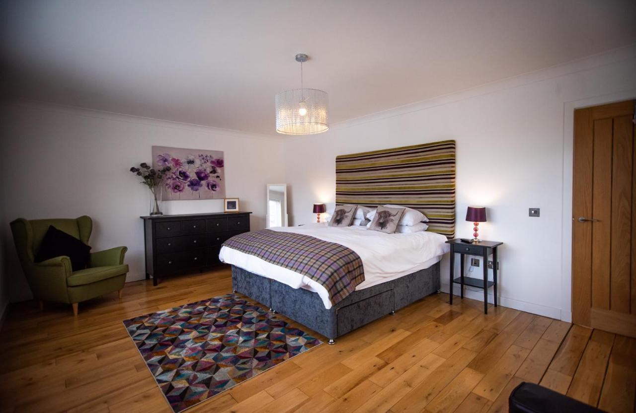 Charming 1Br Cottage With Garden, Spacious Rooms - Part Of Langley Serviced Apartments Several Properties In Wick Wick  Ngoại thất bức ảnh